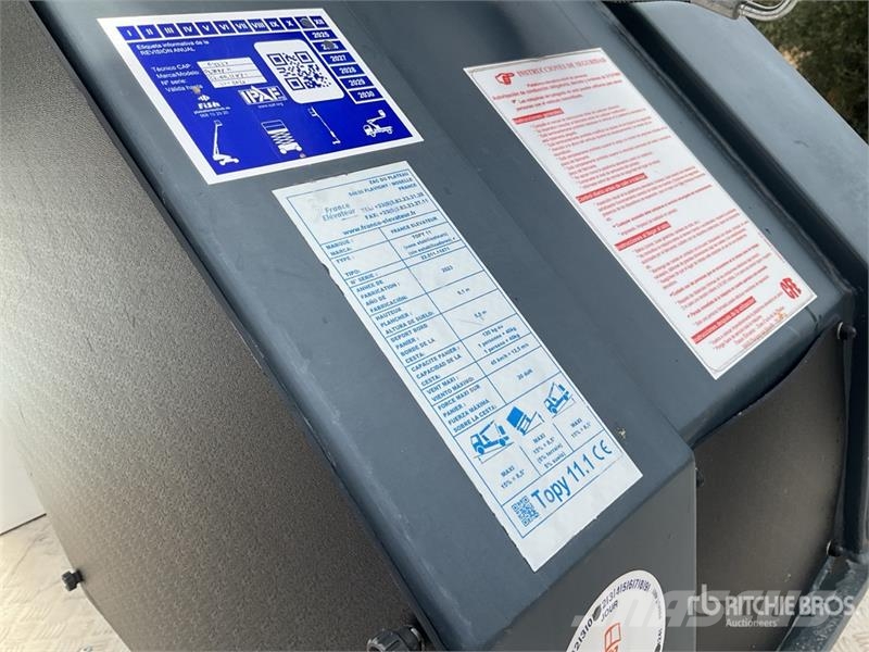 Ford Elevator Topy 11 9.1 m on  Ford Transit 4x2 Bucket Piattaforme autocarrate