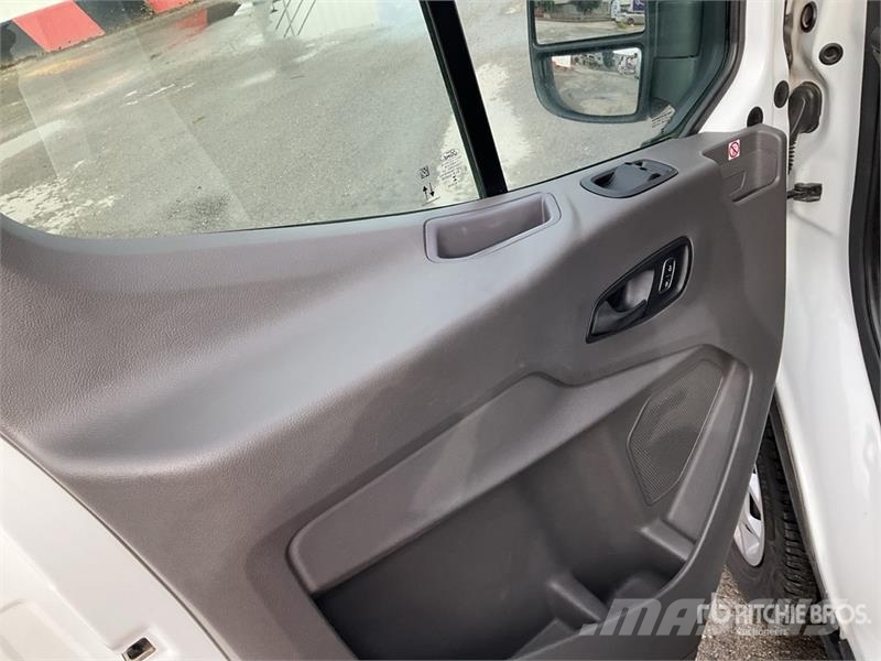 Ford Elevator Topy 11 9.1 m on  Ford Transit 4x2 Bucket Piattaforme autocarrate