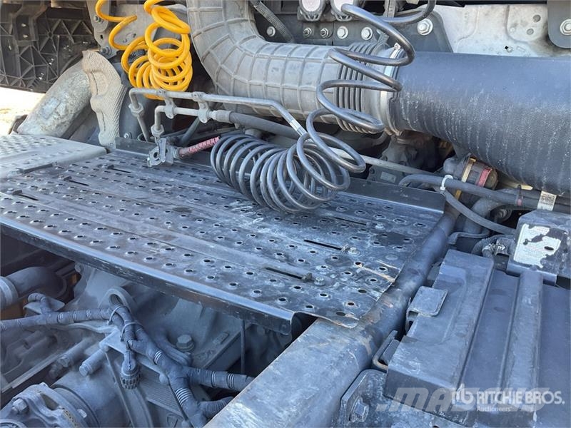 Ford F-MAX 500 4x2 S/A Sleeper Truck Tractor Sadulveokid