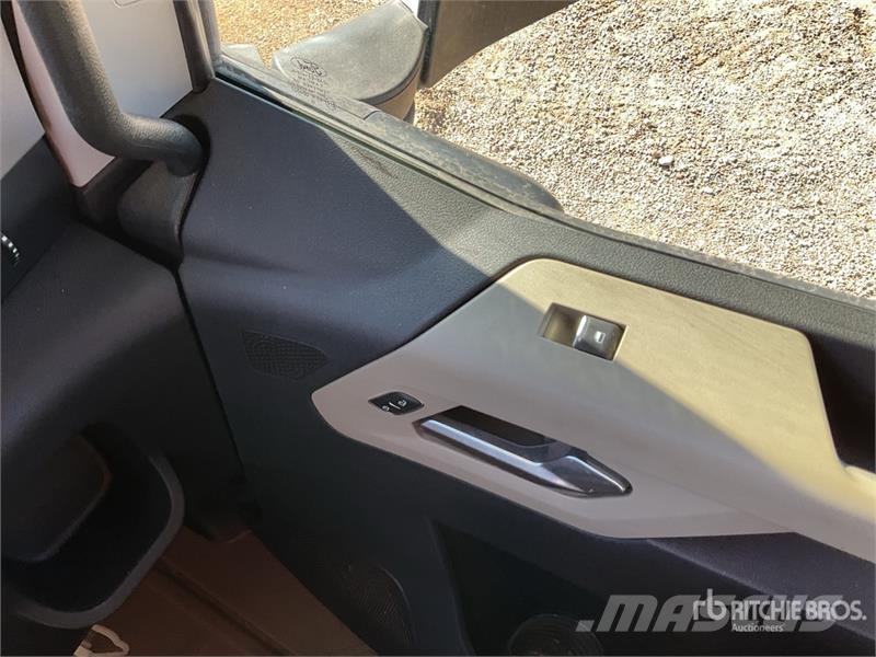 Ford F-MAX 500 4x2 S/A Sleeper Truck Tractor Naudoti vilkikai