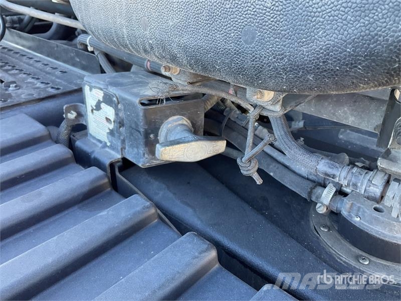 Ford F-MAX 500 4x2 S/A Sleeper Truck Tractor Sadulveokid