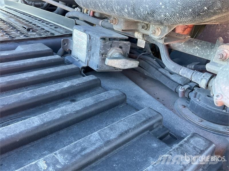 Ford F-MAX 500 4x2 S/A Sleeper Truck Tractor Sadulveokid
