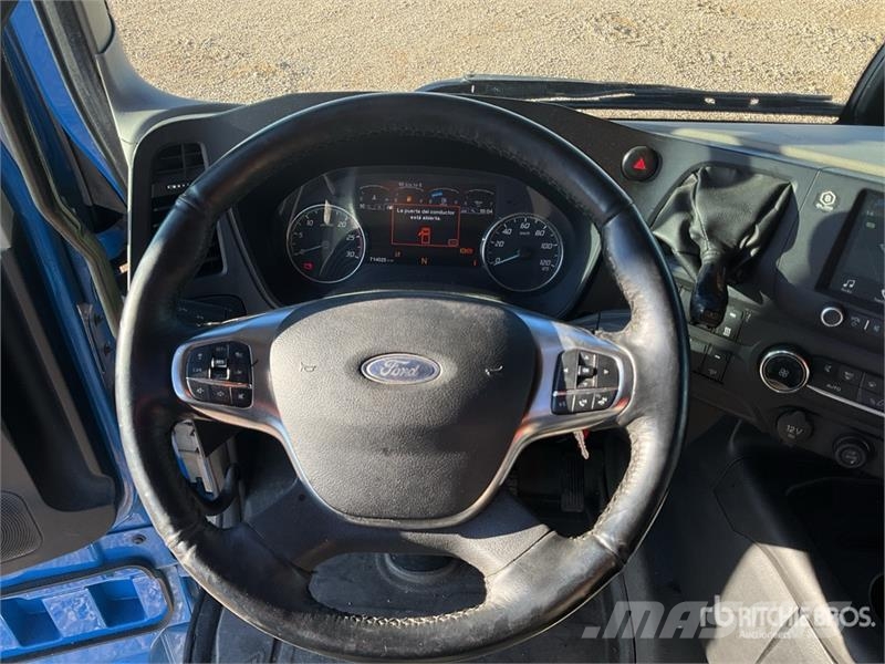Ford F-MAX 500 4x2 S/A Sleeper Truck Tractor Sadulveokid