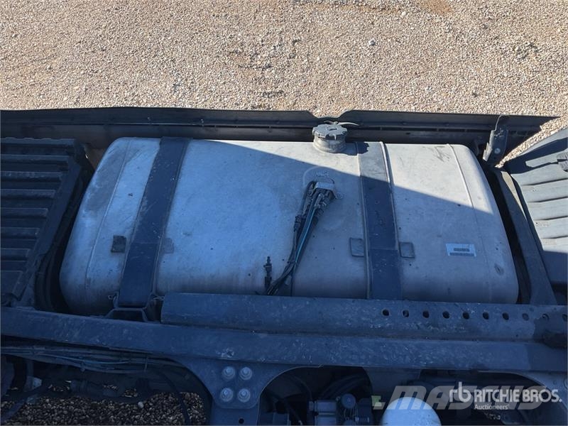 Ford F-MAX 500 4x2 S/A Sleeper Truck Tractor Sadulveokid