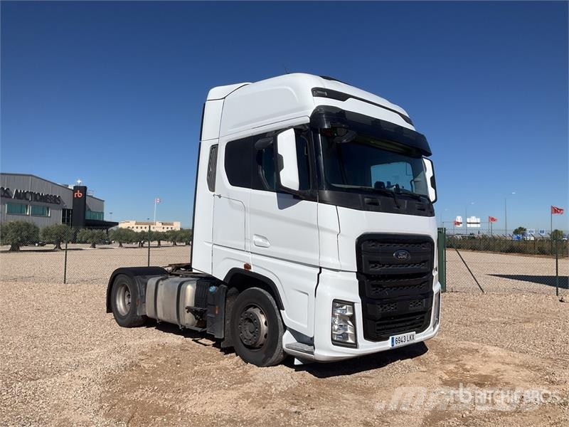 Ford F-MAX 500 4x2 S/A Sleeper Truck Tractor Naudoti vilkikai