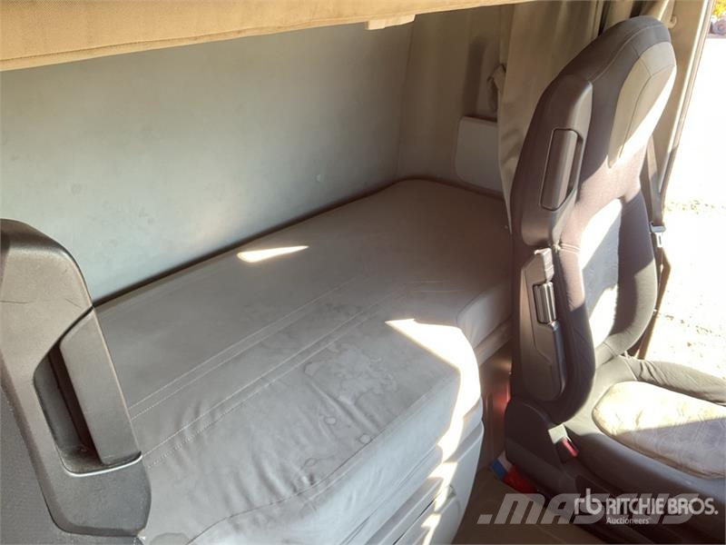 Ford F-MAX 500 4x2 S/A Sleeper Truck Tractor Sadulveokid