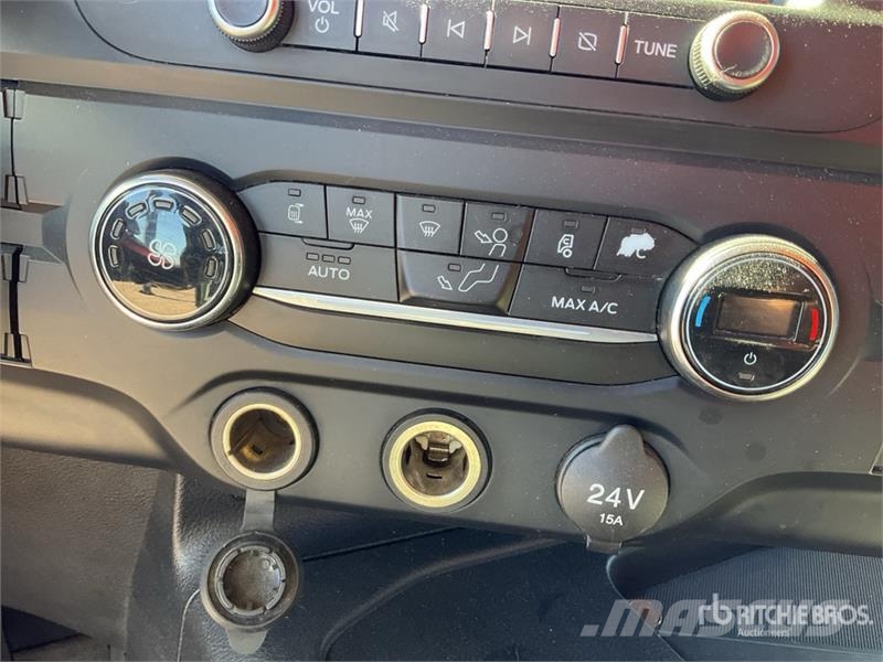 Ford F-MAX 500 4x2 S/A Sleeper Truck Tractor Sadulveokid