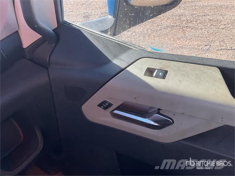 Ford F-MAX 500 4x2 S/A Sleeper Truck Tractor Sadulveokid