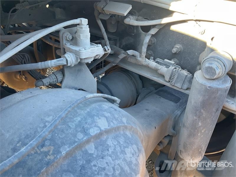 Ford F-MAX 500 4x2 S/A Sleeper Truck Tractor Sadulveokid