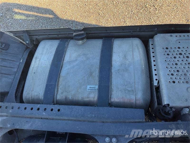 Ford F-MAX 500 4x2 S/A Sleeper Truck Tractor Sadulveokid