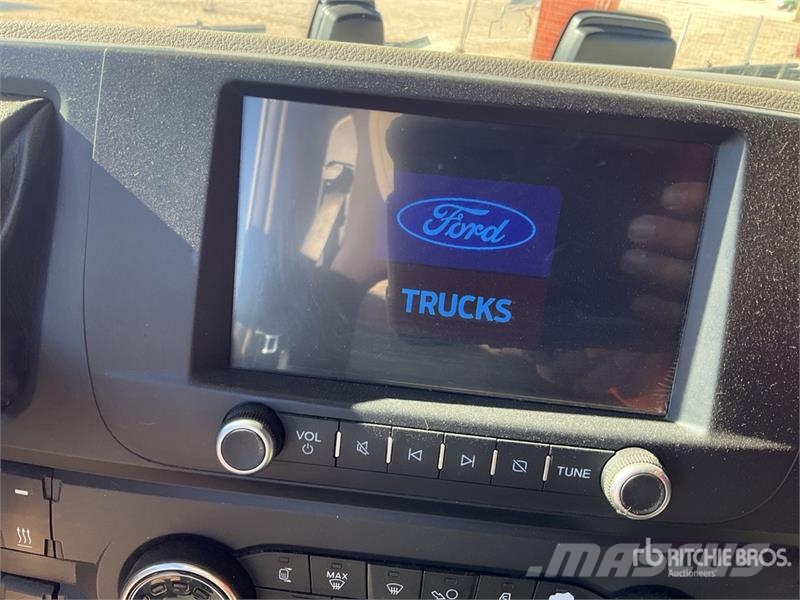 Ford F-MAX 500 4x2 S/A Sleeper Truck Tractor Sadulveokid