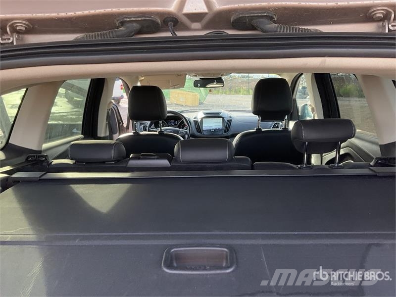 Ford Kuga Vignale 2.0D AWD SUV Samochody osobowe