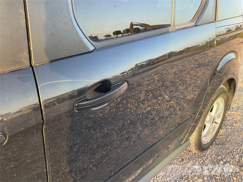 Ford Tourneo Connect 7 Passenger Van شاحنة مقفلة