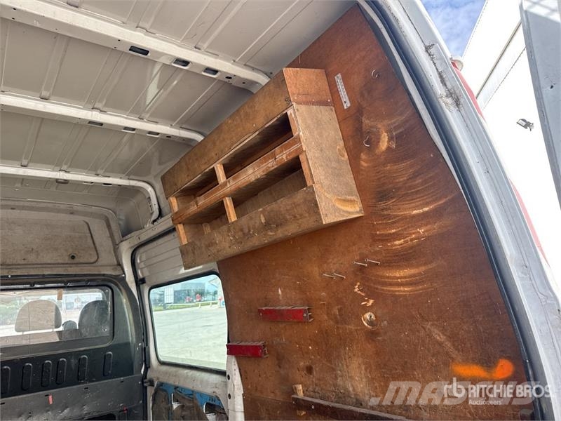 Ford Transit 115T280 Vehicule Utilitaire Cargo Van Furgões