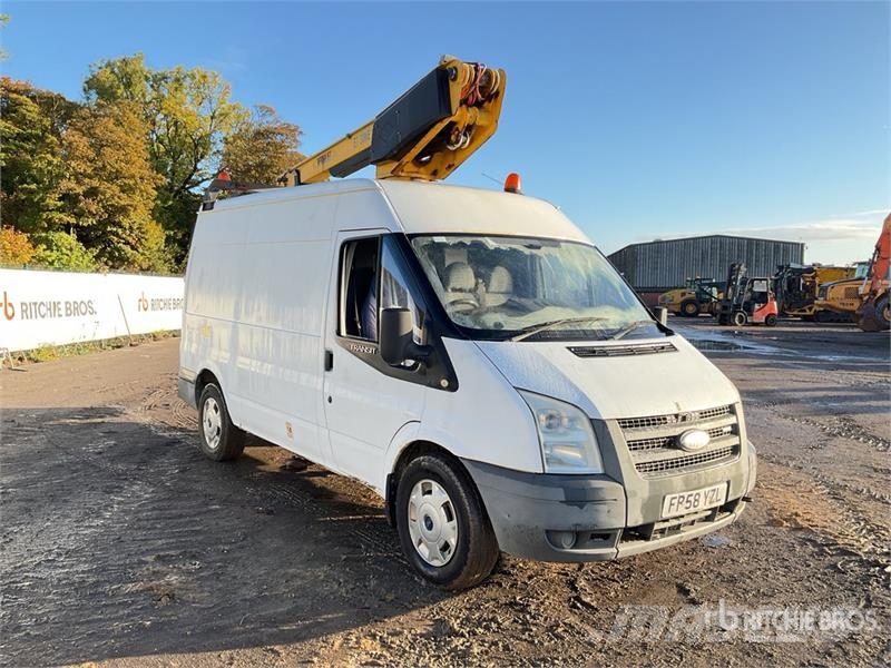 Ford Transit 4x2 Crane Truck with 2007 Versalift ET 30 Kranbil