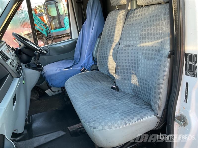 Ford Transit 4x2 Crane Truck with 2007 Versalift ET 30 Kranbil