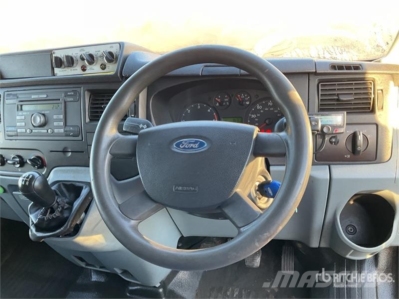 Ford Transit 4x2 Crane Truck with 2007 Versalift ET 30 Kranbil