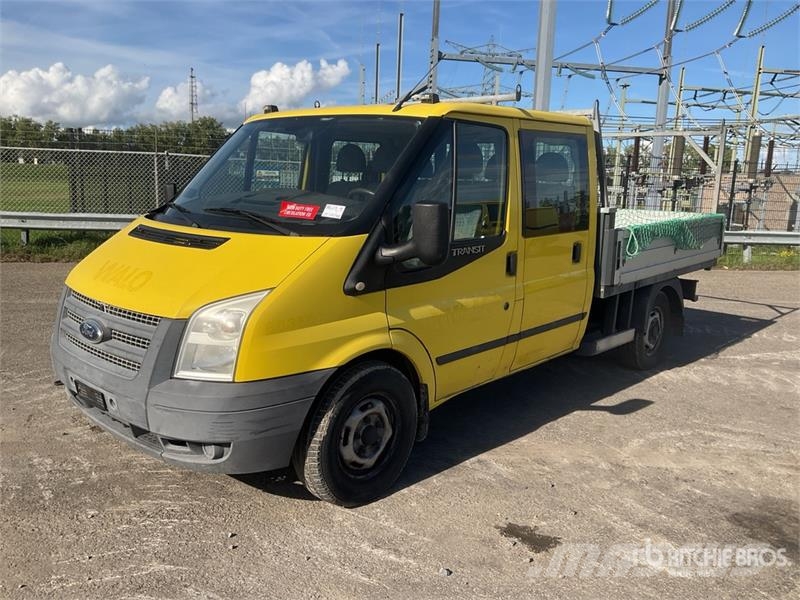 Ford Transit 4x2 Crew Cab Flatbed Truck Flakbilar