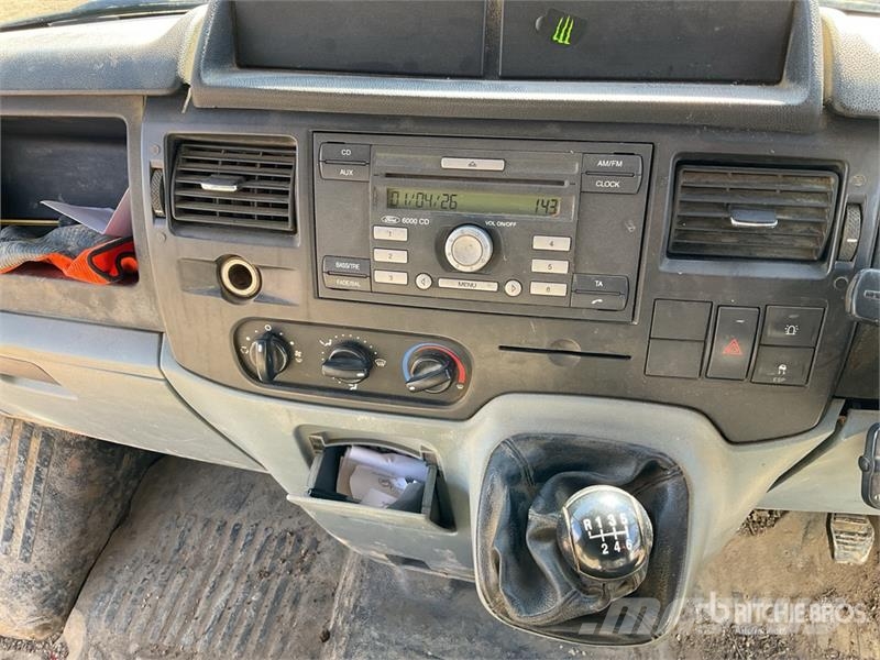 Ford Transit 4x2 Crew Cab Flatbed Truck Platte bakwagens