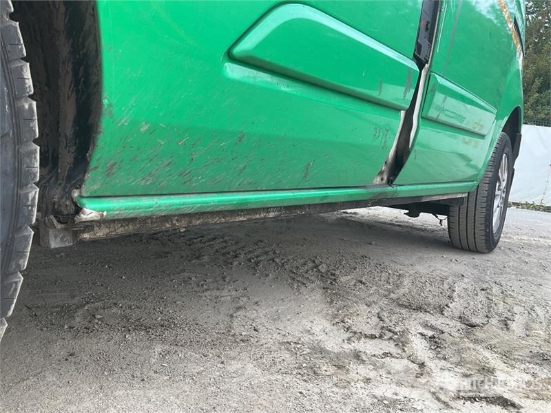 Ford Transit Cargo Van Dostavna vozila / kombiji