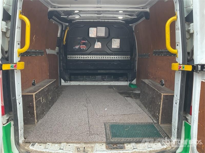 Ford Transit Cargo Van Dostavna vozila / kombiji