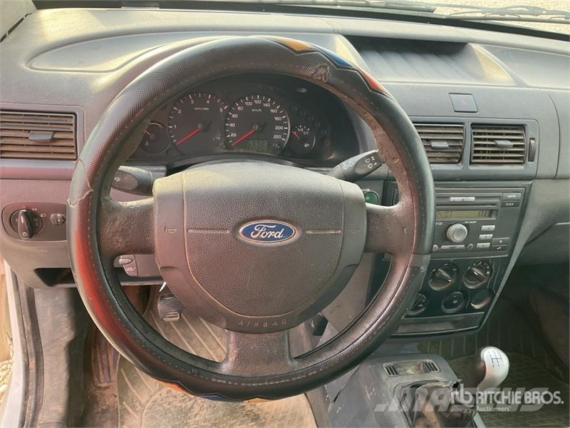 Ford Transit Connect Kaubikud