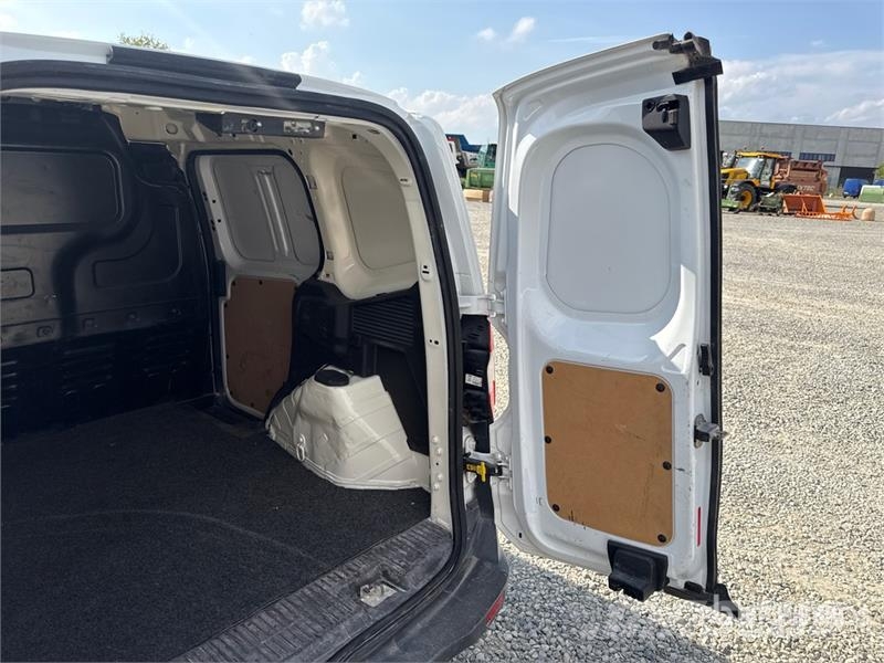 Ford Transit Courier Cargo Van Varevogne