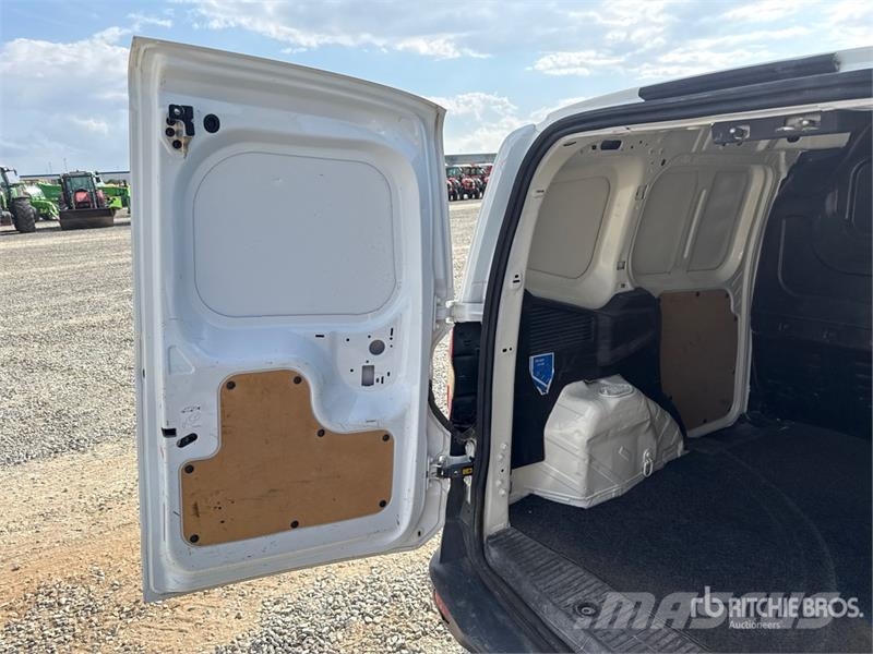 Ford Transit Courier Cargo Van Varevogne