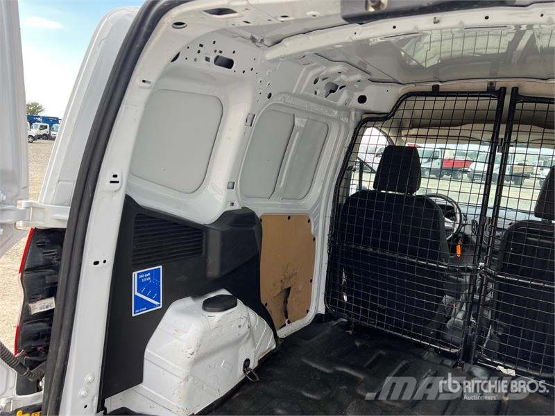 Ford Transit Courier Cargo Van Varevogne