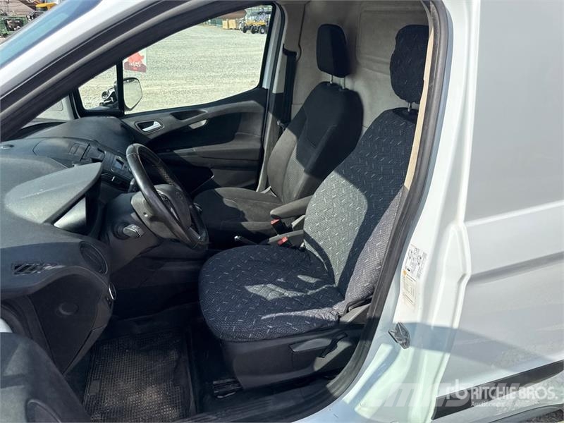 Ford Transit Courier Cargo Van Varevogne