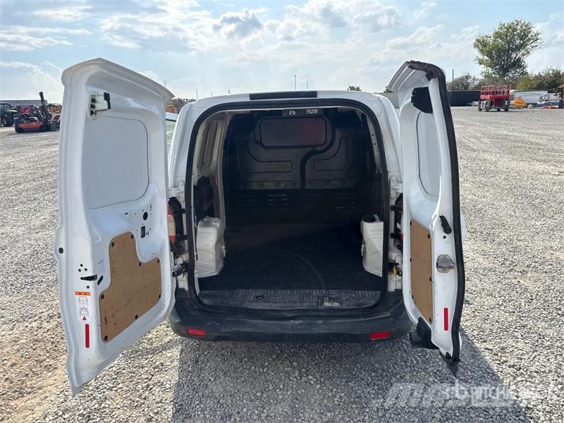 Ford Transit Courier Cargo Van Varevogne