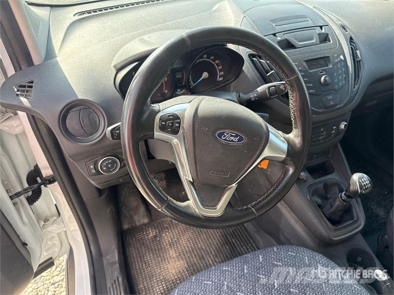 Ford Transit Courier Cargo Van Varevogne