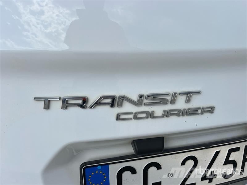 Ford Transit Courier Cargo Van Varevogne