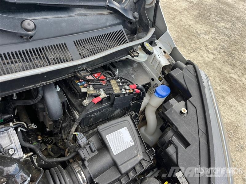 Ford Transit Courier Cargo Van Varevogne
