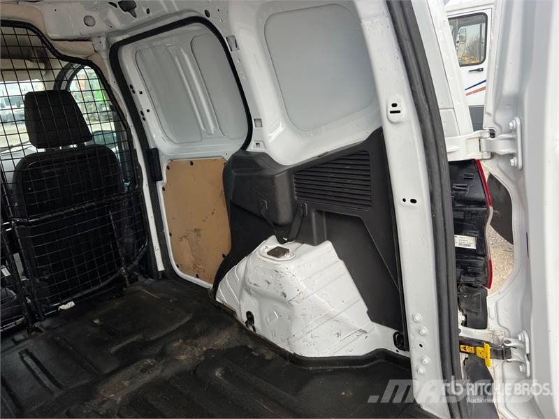 Ford Transit Courier Cargo Van Varevogne