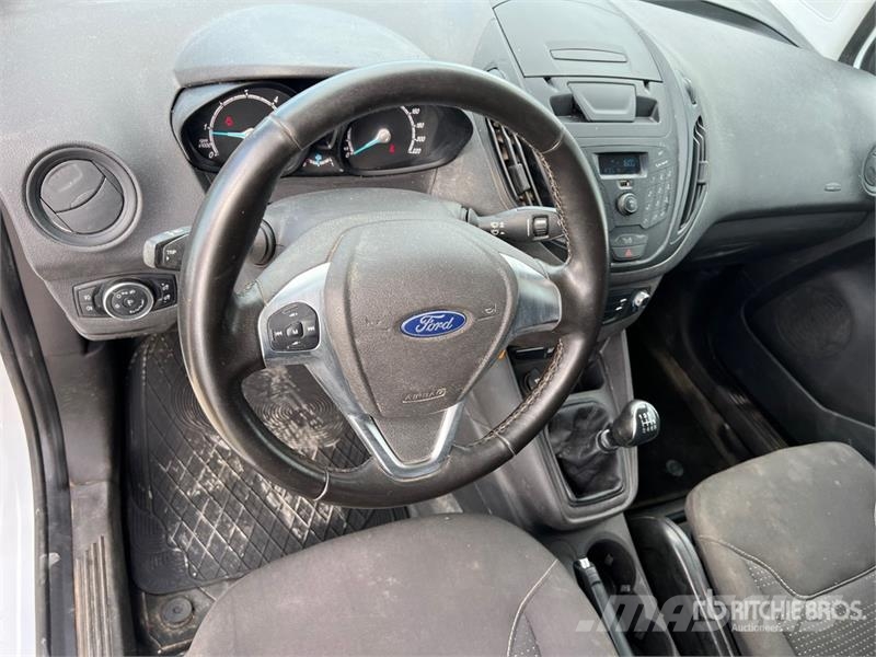 Ford Transit Courier Cargo Van Varevogne