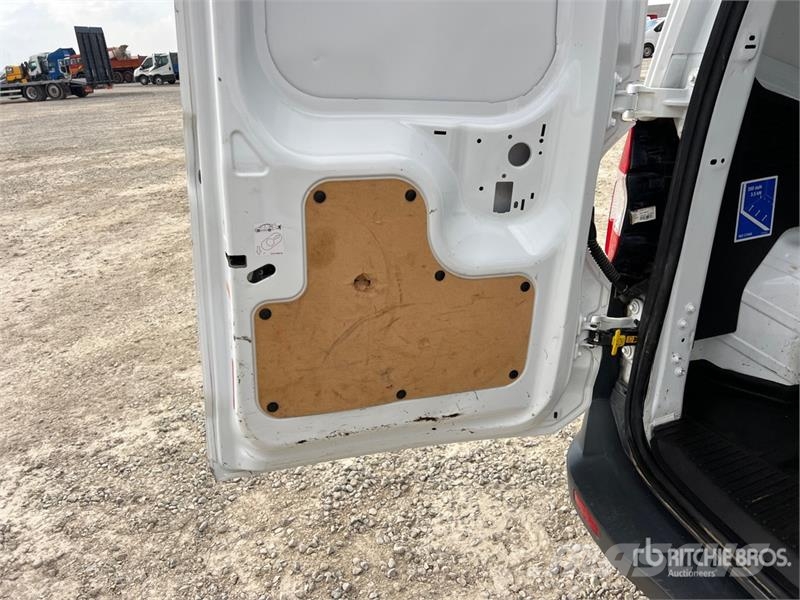 Ford Transit Courier Cargo Van Varevogne