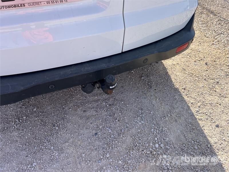 Ford Transit Courier Vehicule Utilitaire Cargo Van Transporterek