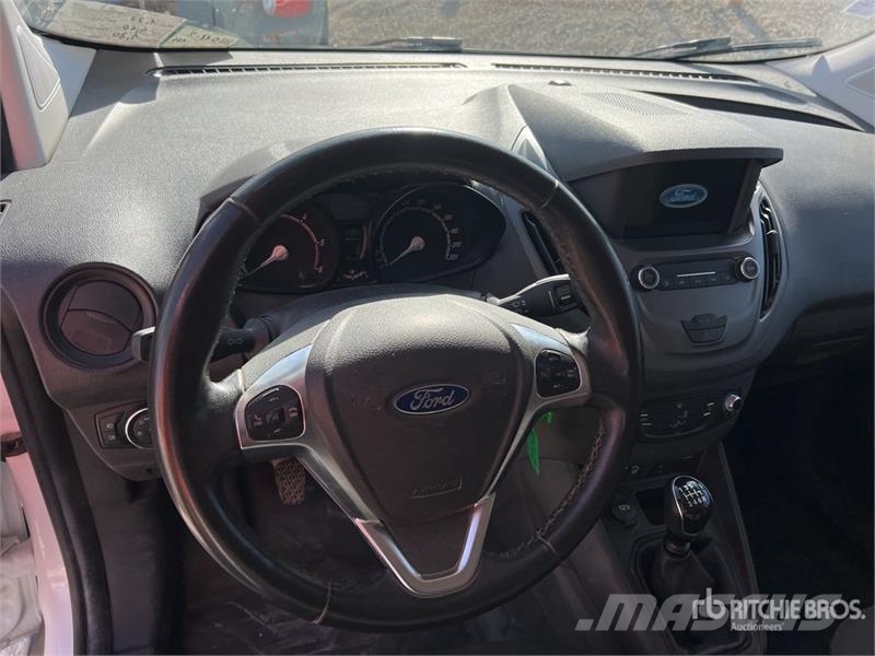 Ford Transit Courier Vehicule Utilitaire Cargo Van Transporterek