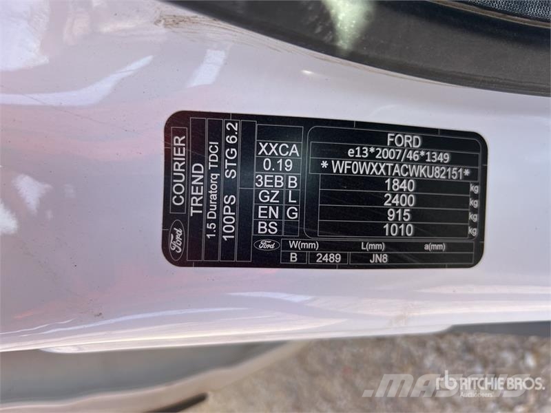 Ford Transit Courier Vehicule Utilitaire Cargo Van Transporterek