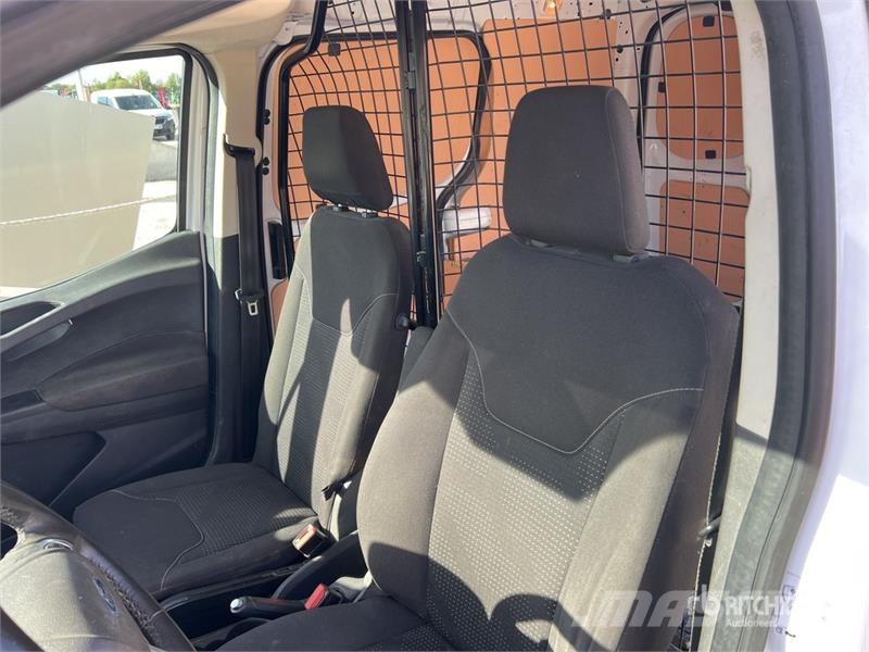 Ford Transit Courier Vehicule Utilitaire Cargo Van Transporterek