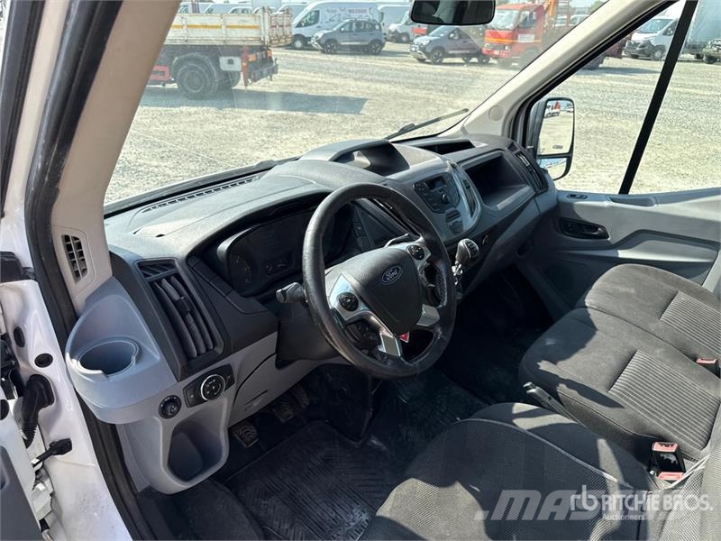 Ford Transit Crew Cab Flatbed Truck Kamioni sa otvorenim sandukom