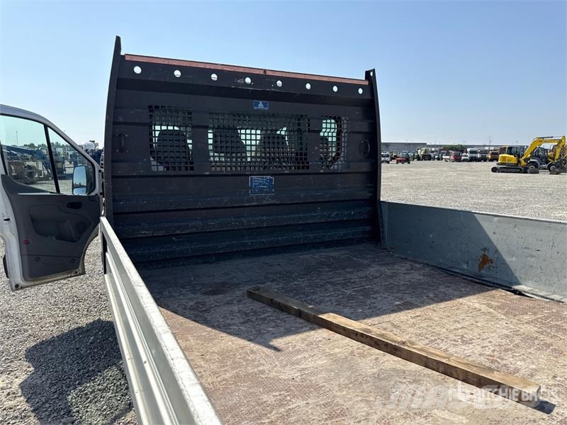 Ford Transit Crew Cab Flatbed Truck Valníky/Sklápěcí bočnice
