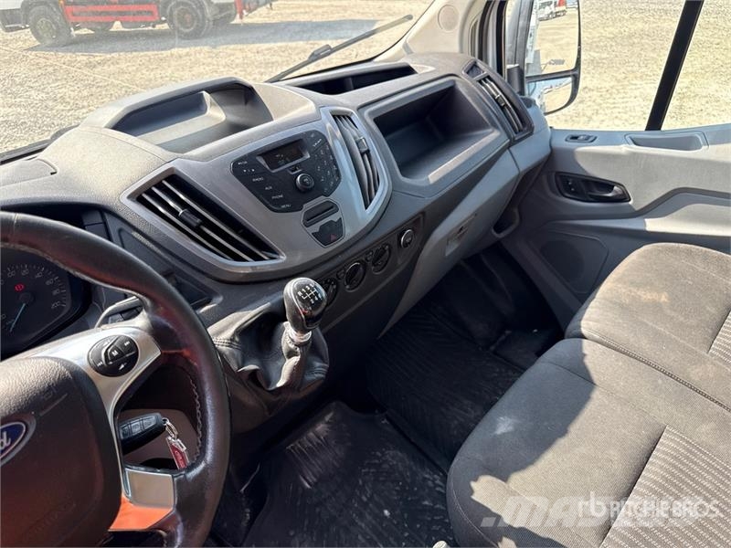 Ford Transit Crew Cab Flatbed Truck Kamioni sa otvorenim sandukom