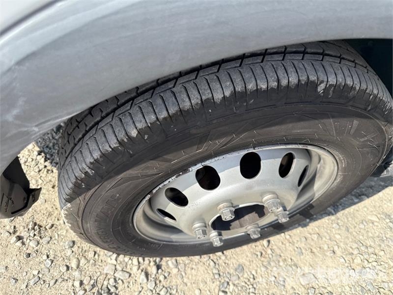 Ford Transit Crew Cab Flatbed Truck Kamioni sa otvorenim sandukom