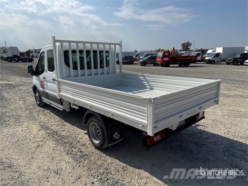 Ford Transit Crew Cab Flatbed Truck Kamioni sa otvorenim sandukom