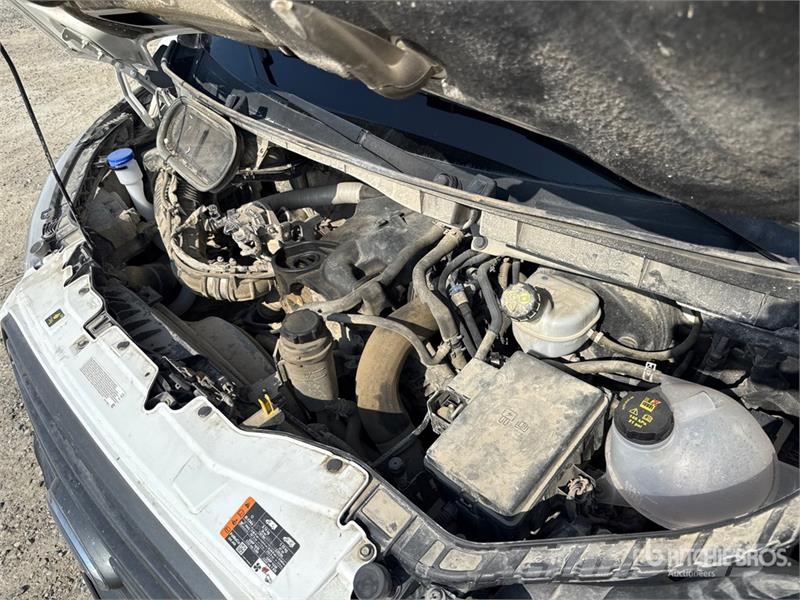 Ford Transit Crew Cab Flatbed Truck Kamioni sa otvorenim sandukom