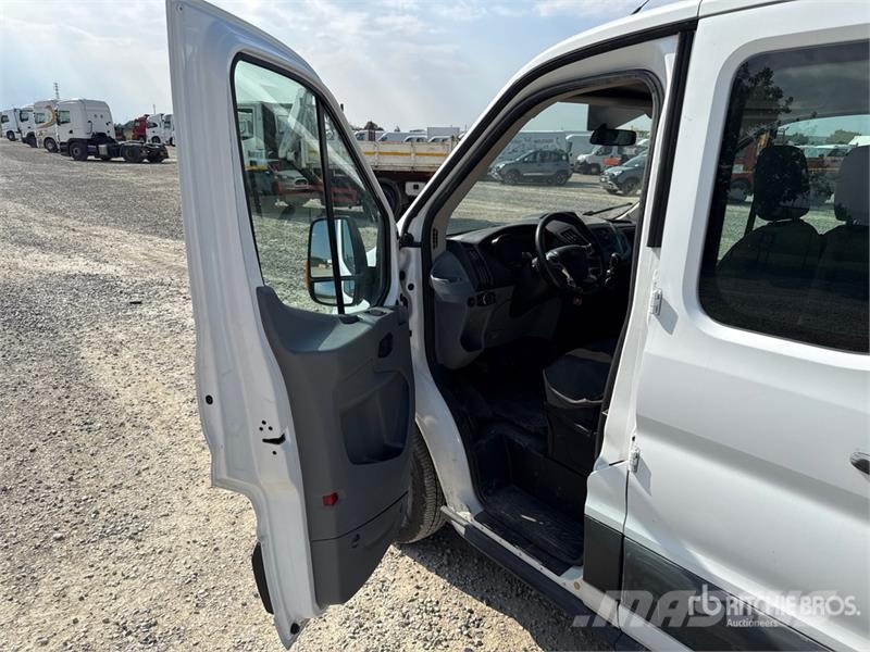Ford Transit Crew Cab Flatbed Truck Kamioni sa otvorenim sandukom