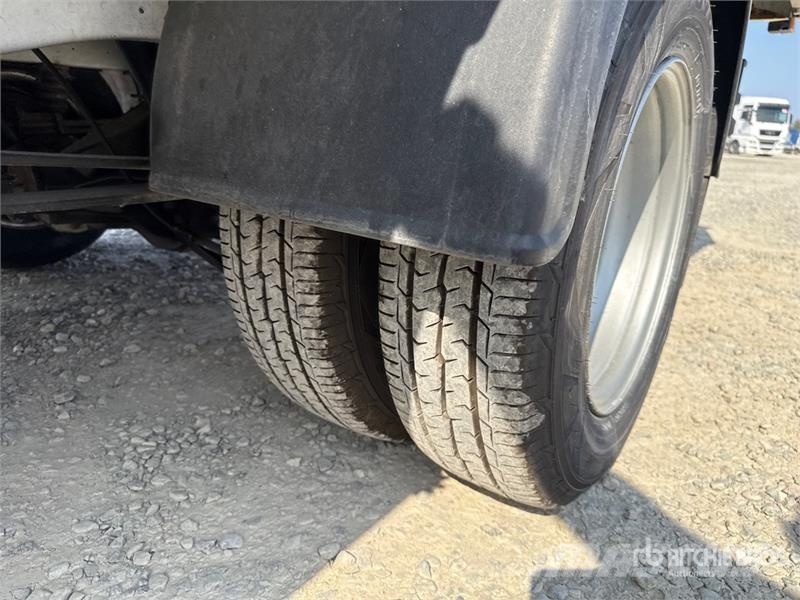 Ford Transit Crew Cab Flatbed Truck Kamioni sa otvorenim sandukom