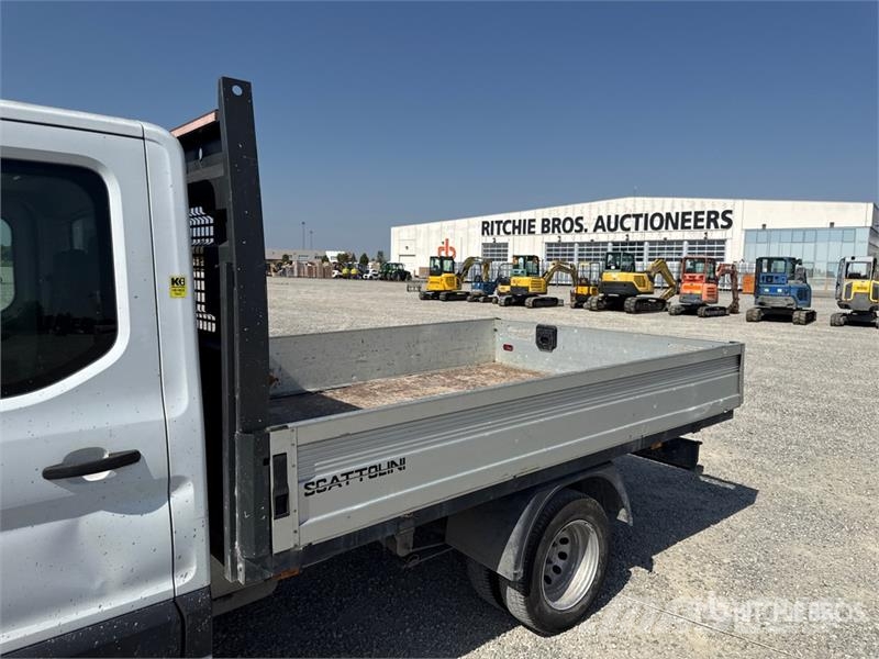 Ford Transit Crew Cab Flatbed Truck Valníky/Sklápěcí bočnice